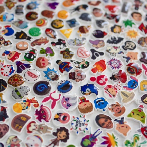 Little Mermaid Evil Ursula Face Emoji Earrings - Picture 3 of 8